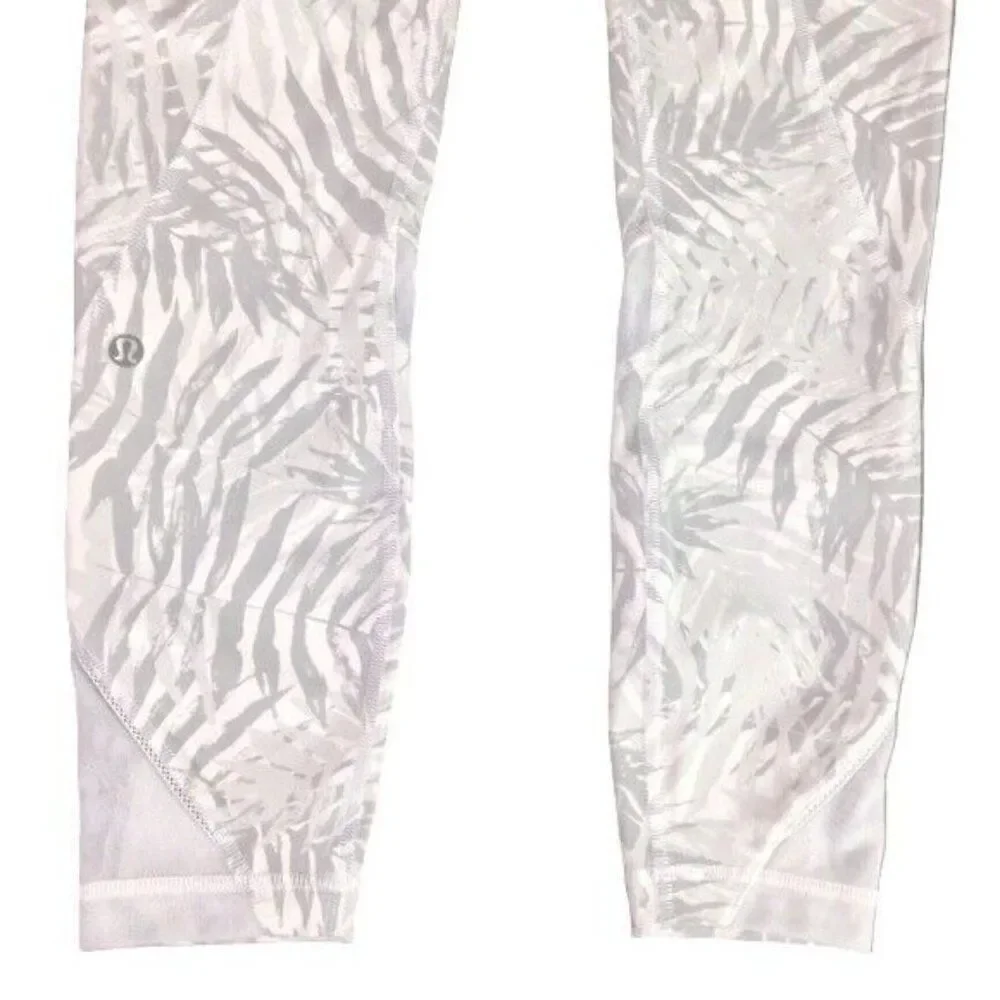 Lululemon Inspire Tight II Palm Camo White Nimbus Women's Size 4 Leggings‎ 7/8
